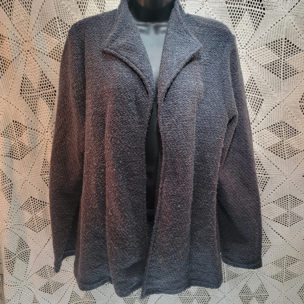 Effortless style by citiknits size large open sweater. 4% wool. Grey/black